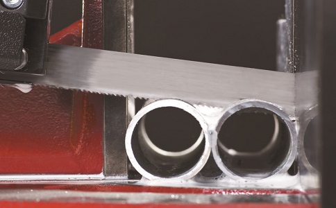 塔城锯切金属材料时出现卡带锯条原因以及处理方法？